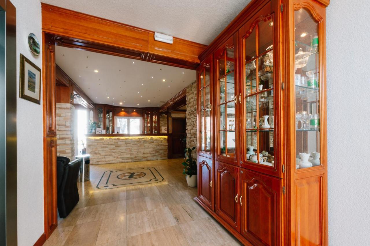 Irish House Medugorje Aparthotel Buitenkant foto