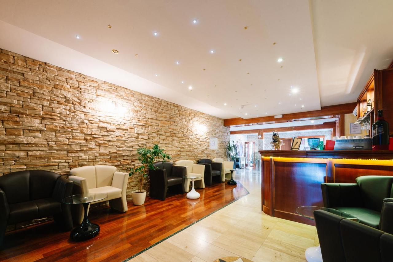 Irish House Medugorje Aparthotel Buitenkant foto