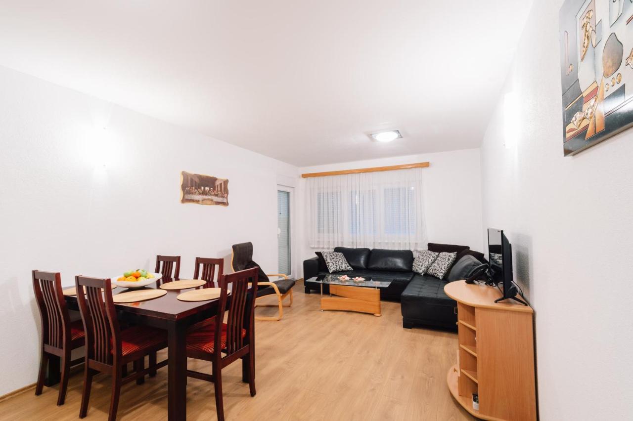 Irish House Medugorje Aparthotel Buitenkant foto